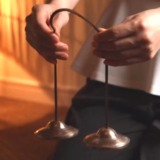 【施術のはじまりに、ティンシャの音を】
